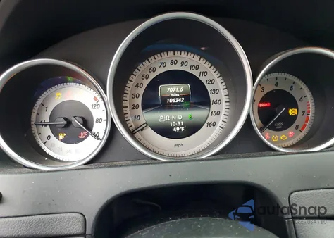 2014 Mercedes-Benz C 250 из США, поврежденный, VIN WDDGF4HB3EG219775